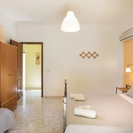 Spiti Propokis By Holidays In Dassia (Corfu)