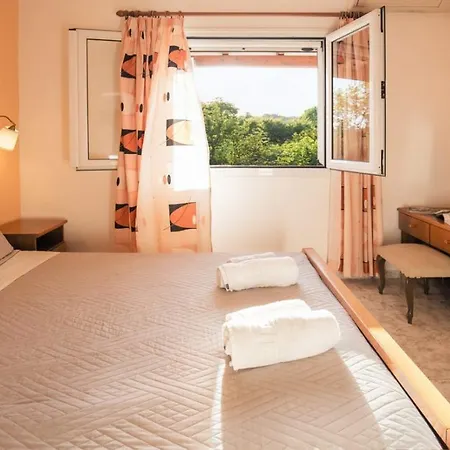 Spiti Propokis By Holidays In Apartment